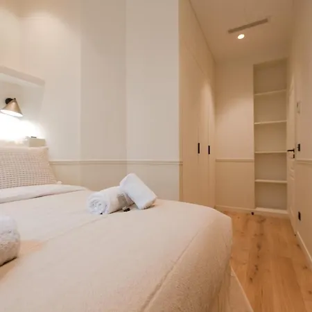 Luxury 3 Bedrooms Flat - Grands Boulevards * Parigi
