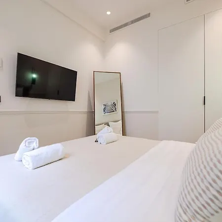 Luxury 3 Bedrooms Flat - Grands Boulevards * Parigi