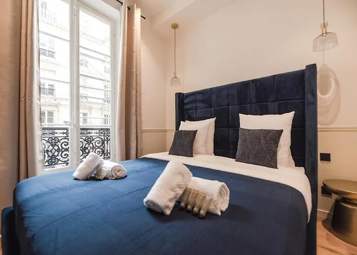 Luxury 3 Bedrooms Flat - Grands Boulevards Paryż