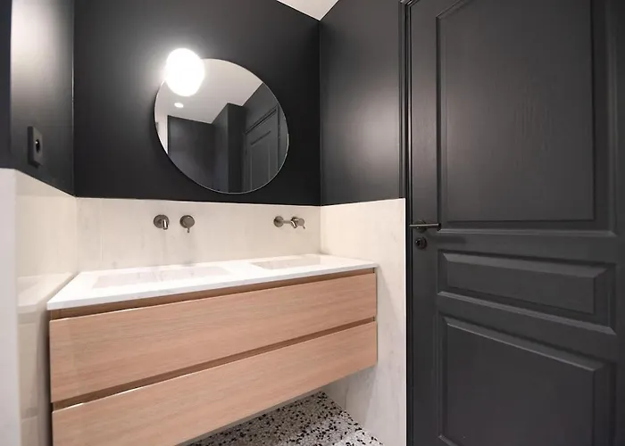 Luxury 3 Bedrooms Flat - Grands Boulevards Paryż