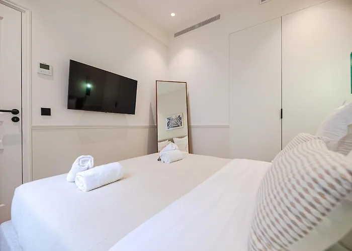 Luxury 3 Bedrooms Flat - Grands Boulevards * Parijs